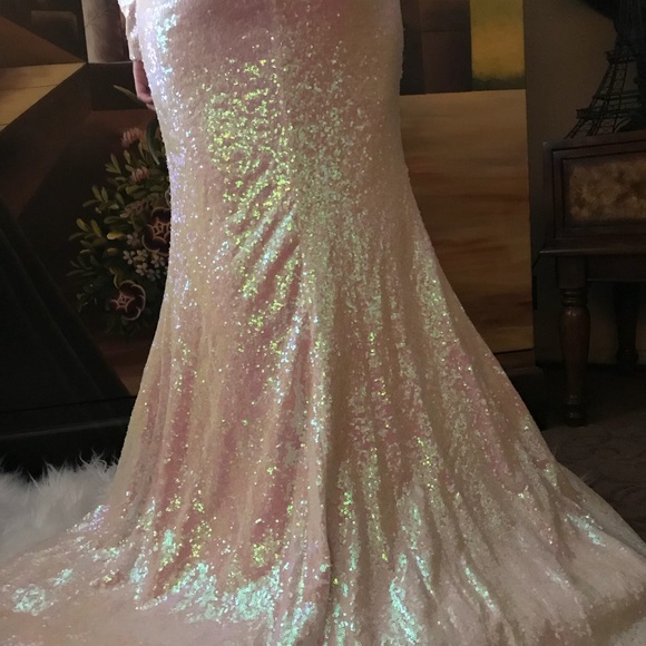 Beauty Full glam mermaid sequin dress by Xtaren - Picture 3 of 9